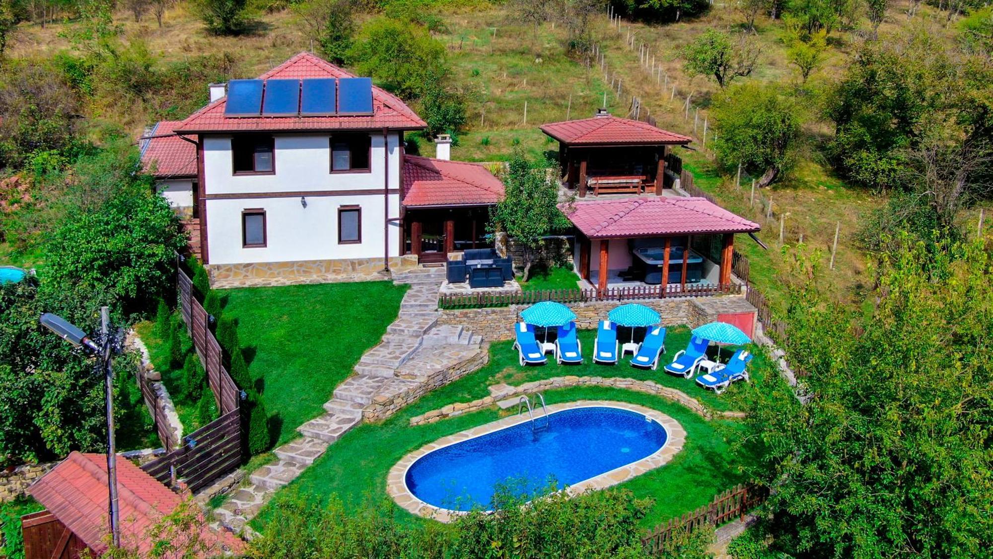 House Maya Trjawna Exterior foto