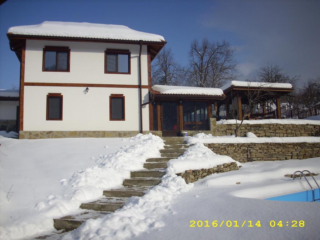 House Maya Trjawna Exterior foto
